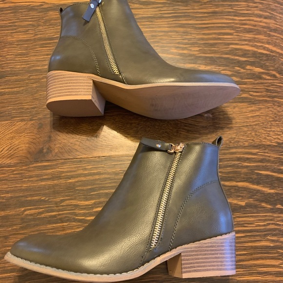 Olive ankle boots - Picture 2 of 3